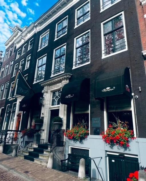 The Pavilions Amsterdam, The Toren Luaran gambar